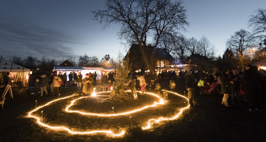 Der Weihnachtsmarkt in der russischen Kolonie Alexandrowka, © PMSG Andre Stiebitz