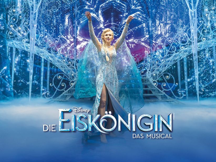 Szenenfoto aus Die Eiskönigin – Das Musical: Bühnenszene mit Elsa