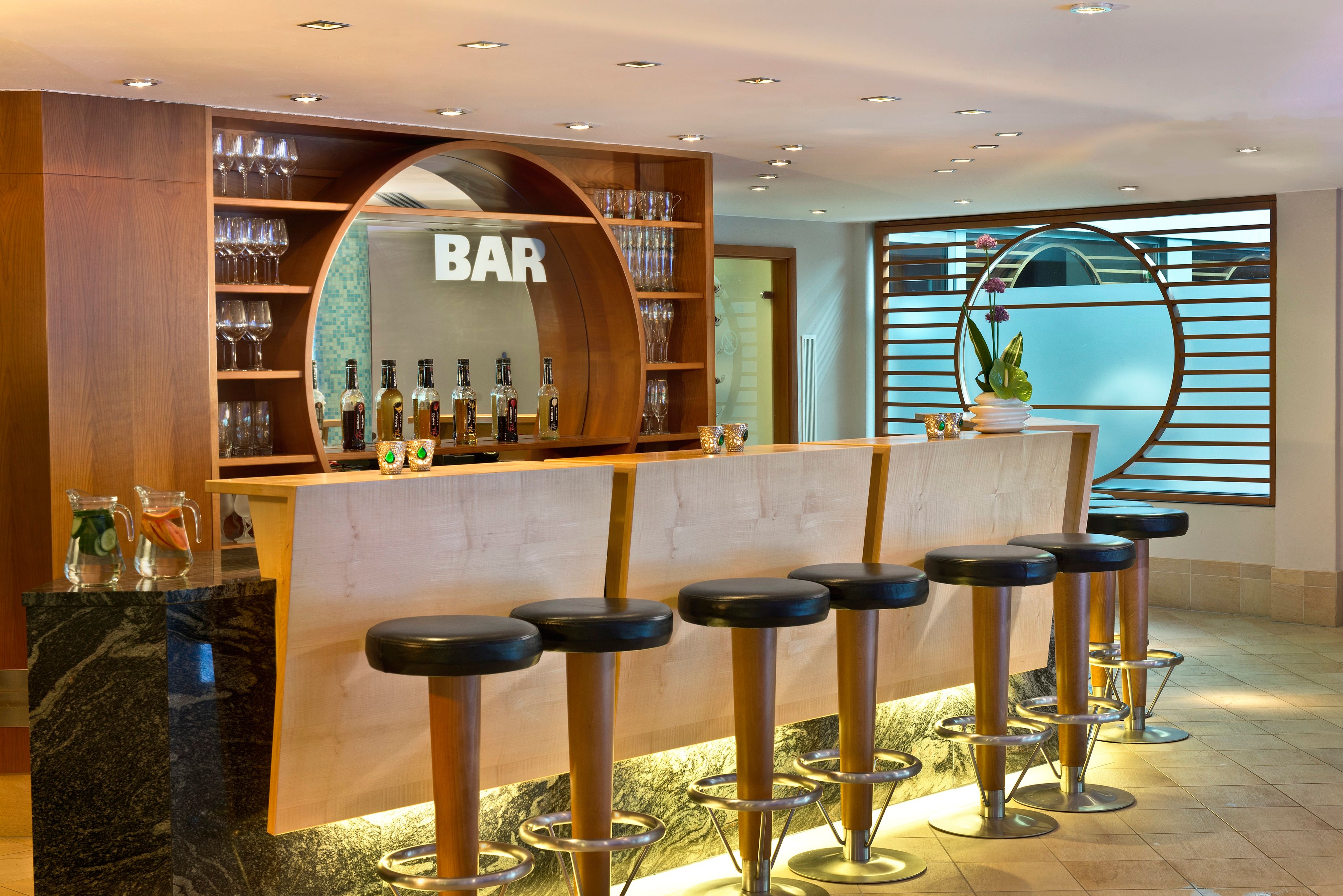 Hotel Bar