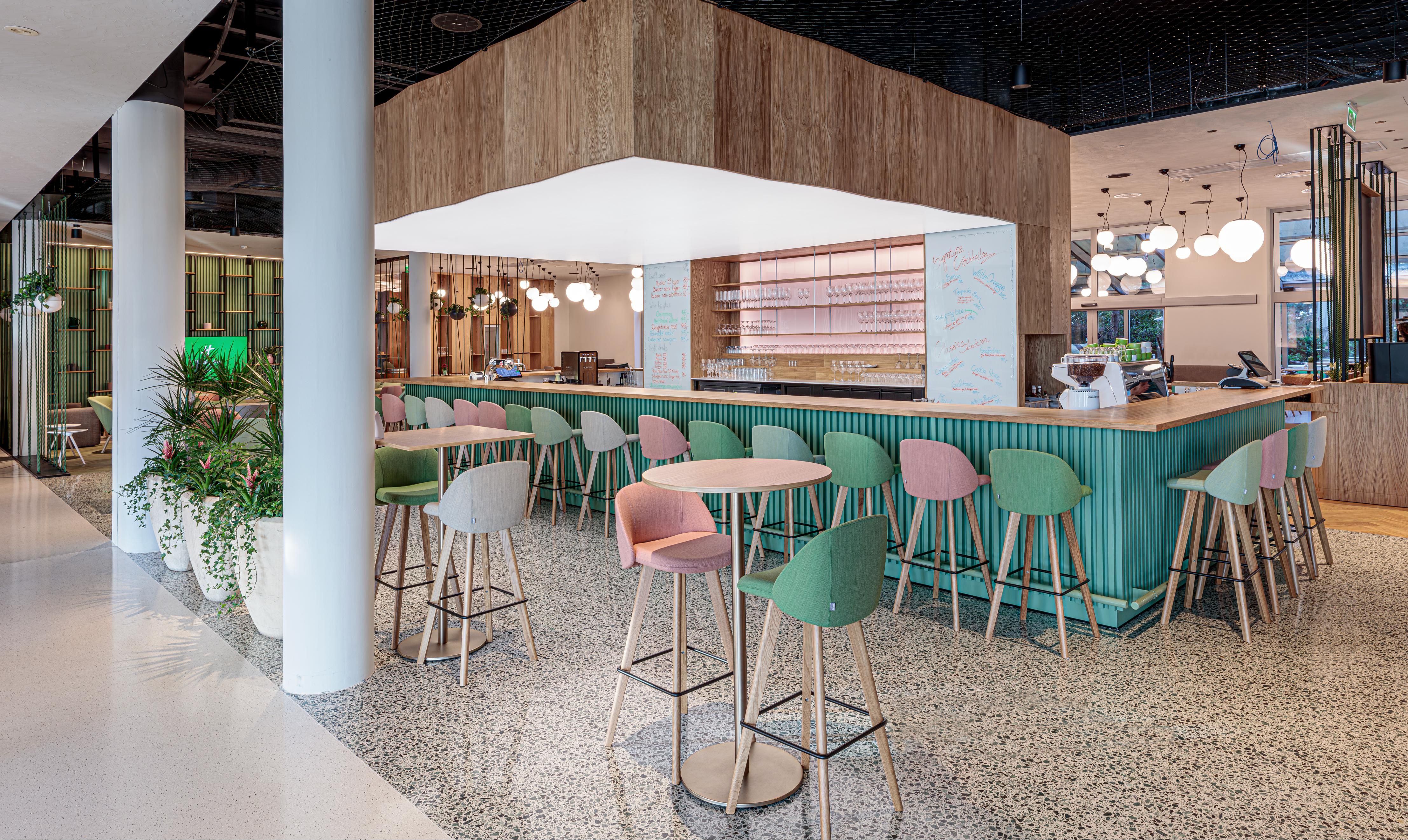 Hotel Bar