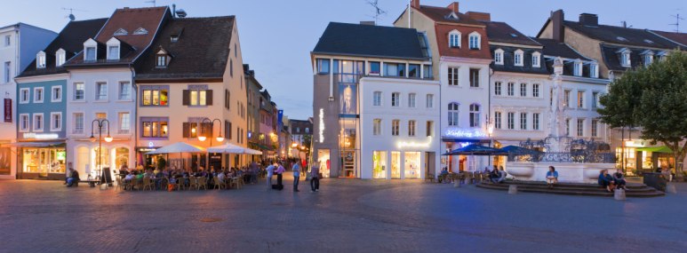 Bahn & Hotel Saarbrücken, © getty, Foto: Westend61