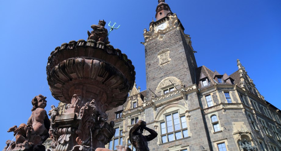Wuppertal Kirche Brunnen, © Getty Images Marek SLUSARCZYK; 