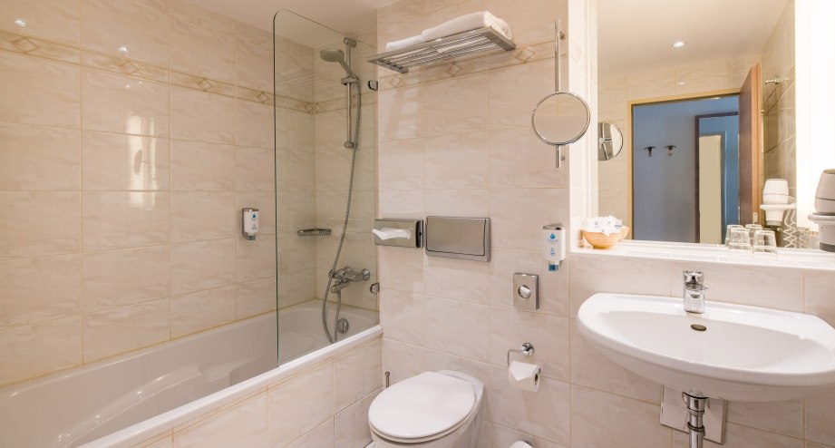 Bad mit Badewanne, © Best Western Hotel Kantstrasse Berlin