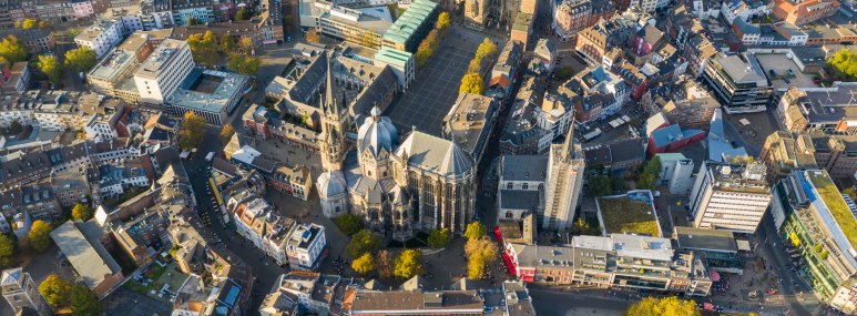 Die wunderschöne Stadt Aachen aus der Vogelperspektive. - BAHNHIT.DE, © getty; Foto: David Jörg Engel / EyeEm