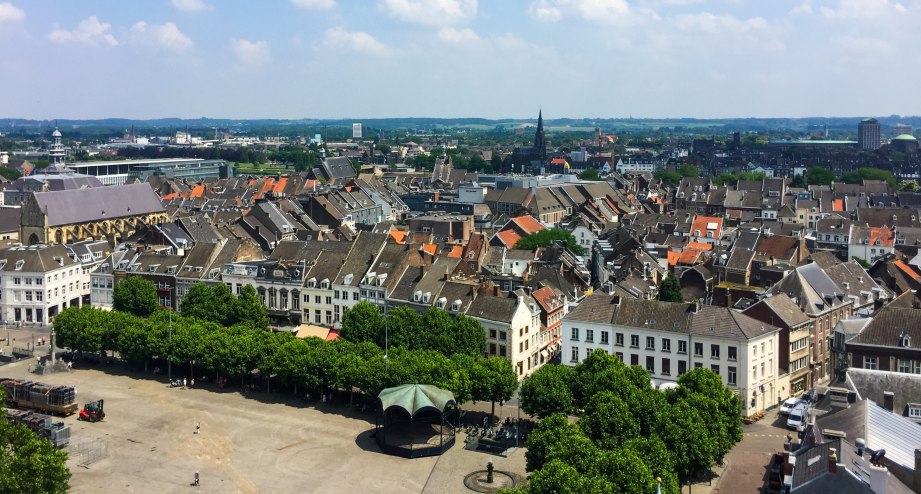 Über den Dächern von Maastricht - BAHNHIT.DE, © Getty, Foto: Volha Halkouskaya / EyeEm