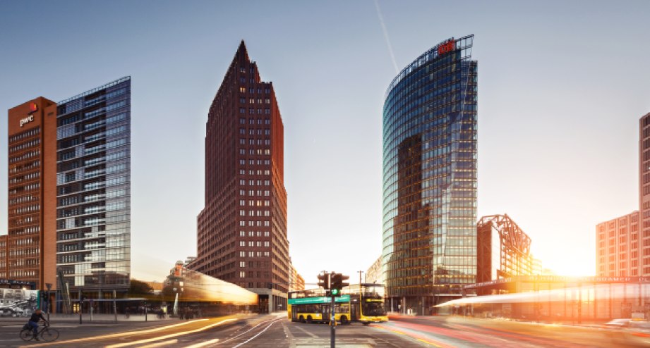 Gallerie-Blog-Potsdamer-Platz-Abend, © GettyImages, Rico Wasikowski