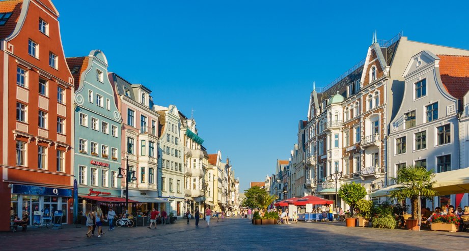 Altstadt von Rostock - BAHNHIT.DE, © getty, Foto: RicoK69