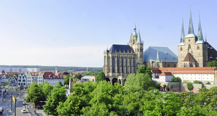 Erfurt Dom und Severi Panorama - BAHNHIT.DE, © getty