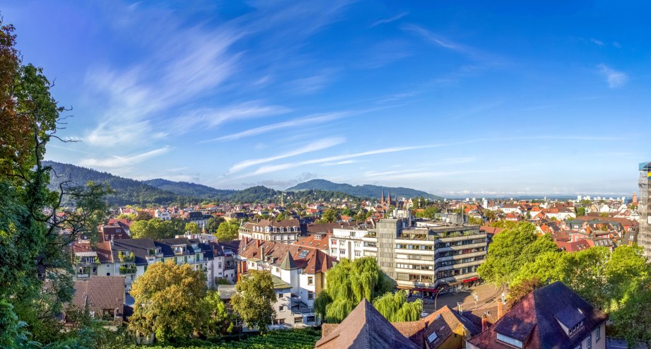 Blick auf Freiburg im Breisgau - BAHNHIT.DE, © getty, Foto: MissPassionPhotography