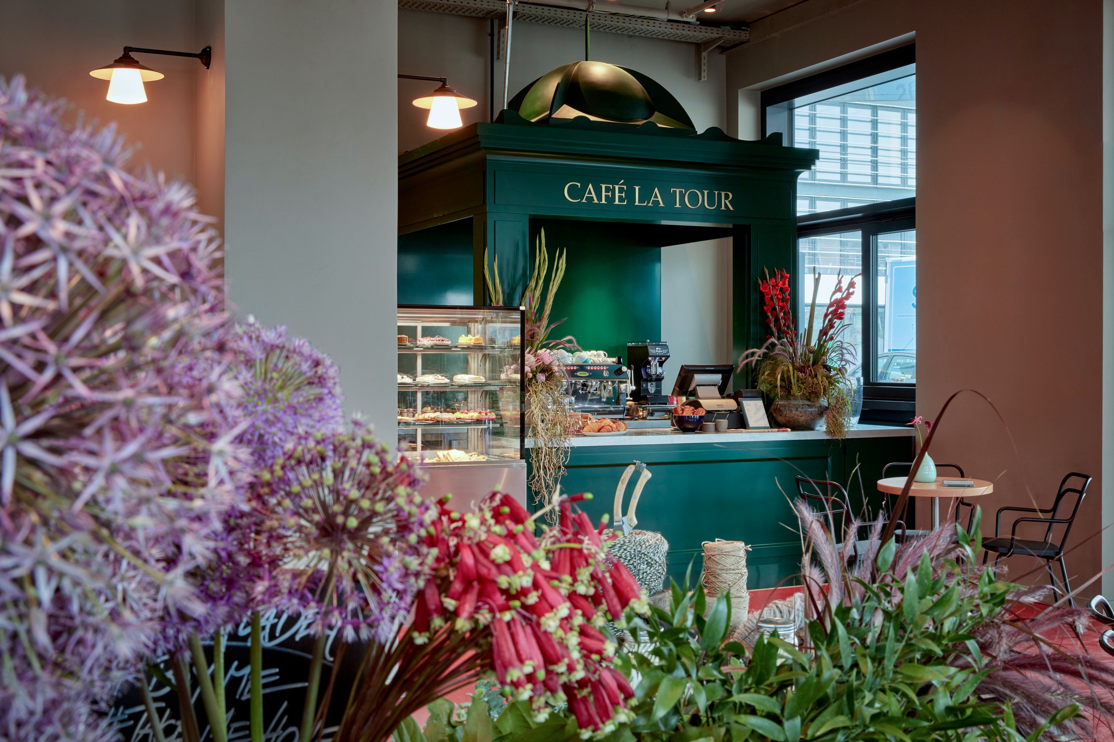 Lobby mit Café La Tour