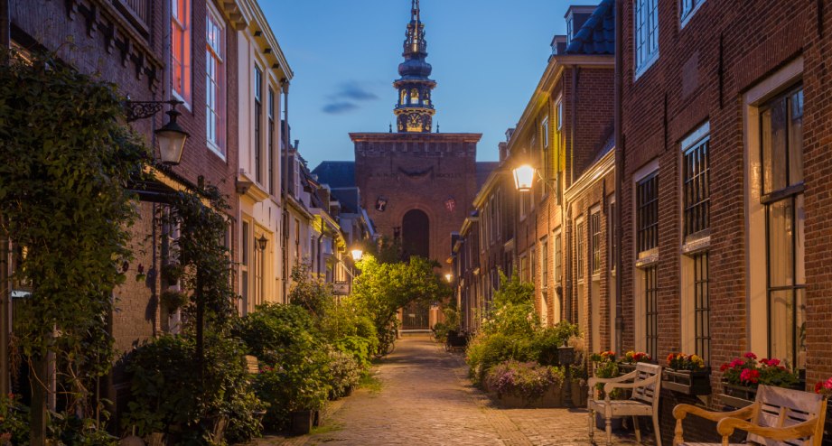 Haarlem-Altstadt-bei Nacht, © GettyImages, Scott McQuaide