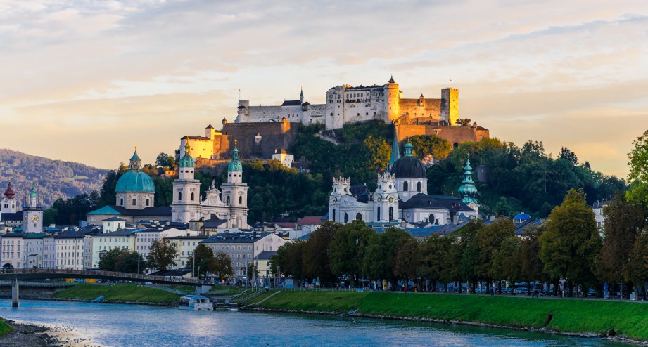 Die Festung Hohensalzburg in Salzburg im Frühling. - BAHNHIT.DE, © getty, Foto: Praveen P.N