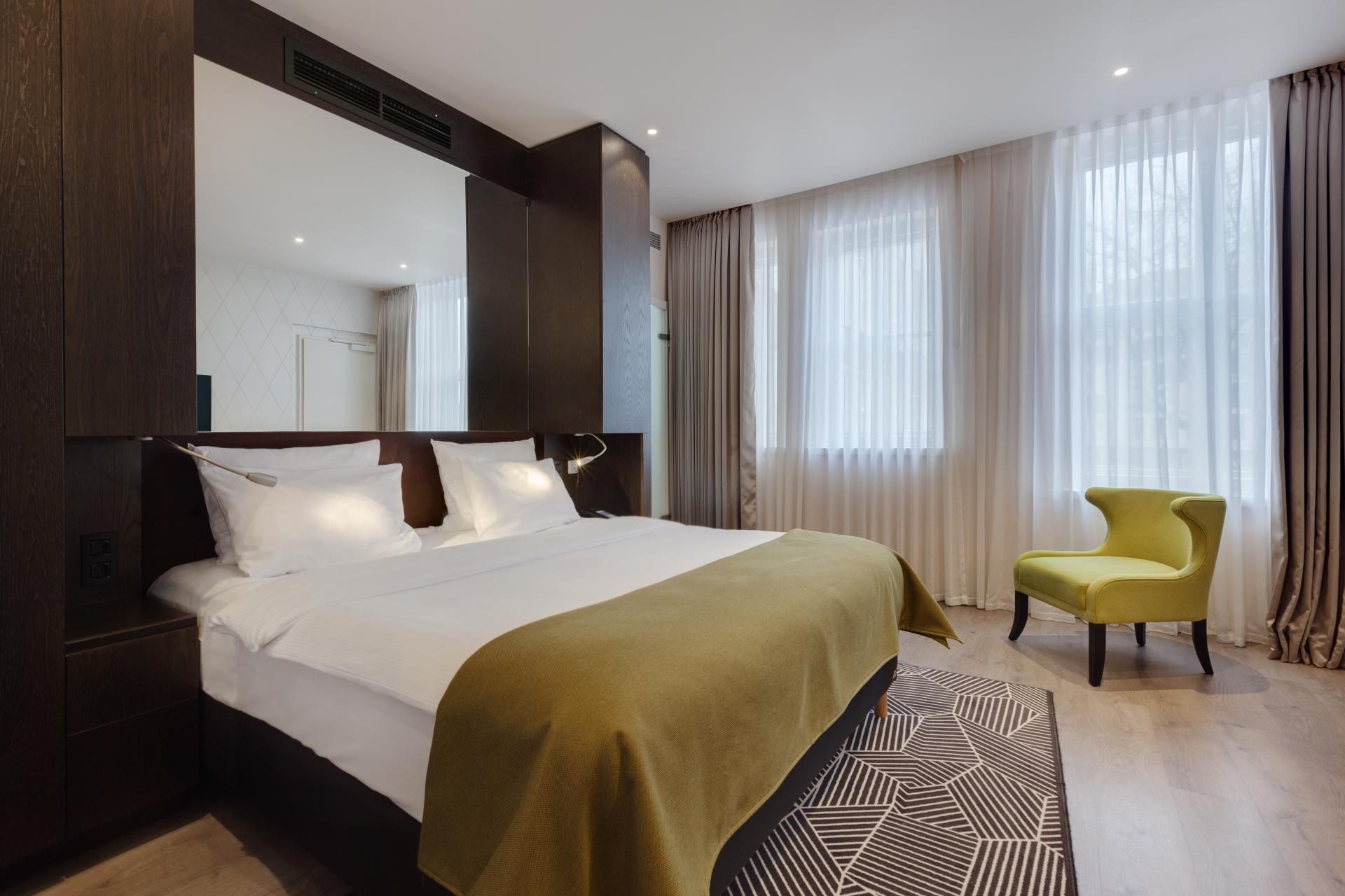 Queen Room