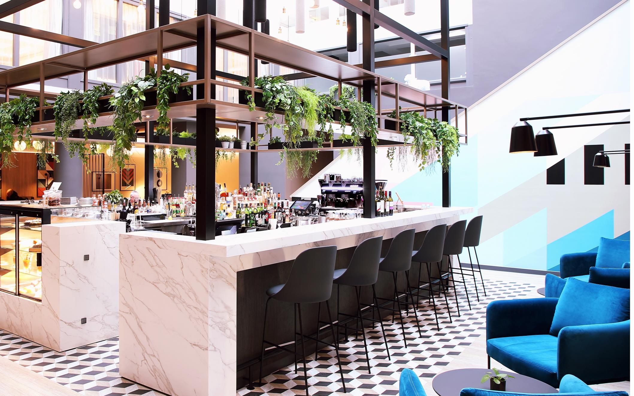 Hotel Bar