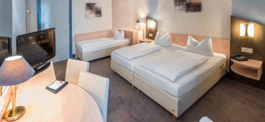 Dreibettzimmer, © Hotel Weidenhof, KaLeo NEST OHG