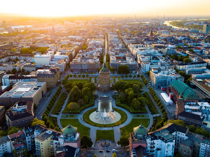 Panorama auf den Wasserturm und die Dächer Mannheims
