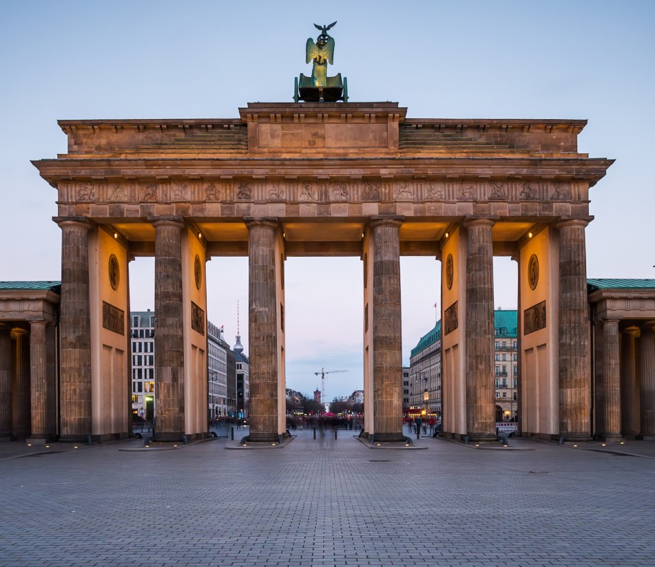 Städtereisen Berlin Brandenburger Tor - BAHNHIT.DE, © getty; Phozo: Frank Herrmann