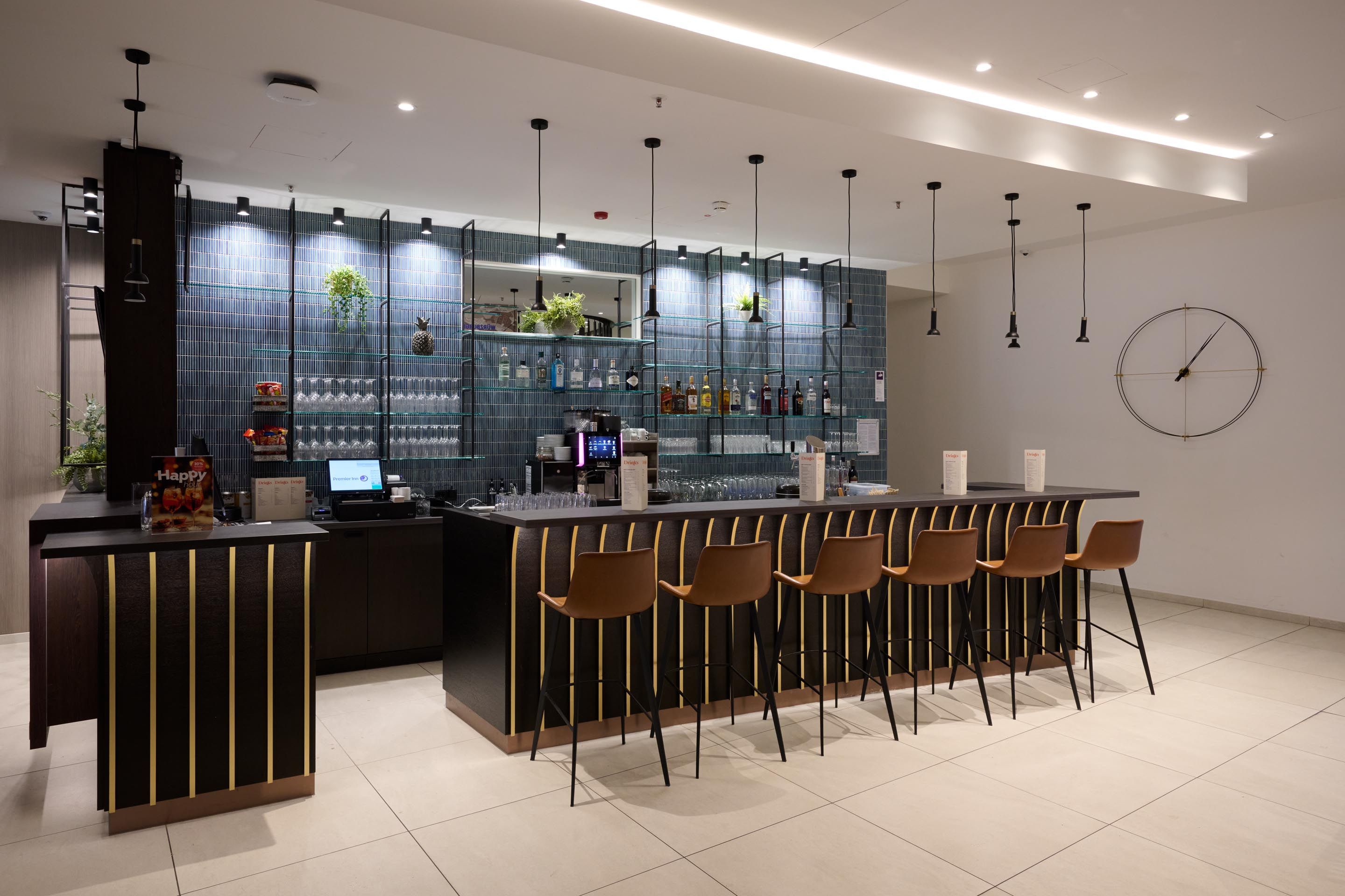Hotel Bar