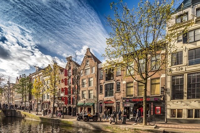 Bahnhit Amsterdam Gracht, © pixabay