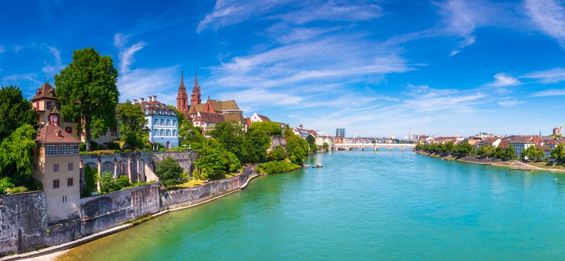 Basel am Rhein im Sommer