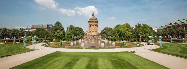 Mannheimer Wasserturm am Friedrichsplatz - BAHNHIT.DE, © getty, Foto: © Andy Brandl (2013)