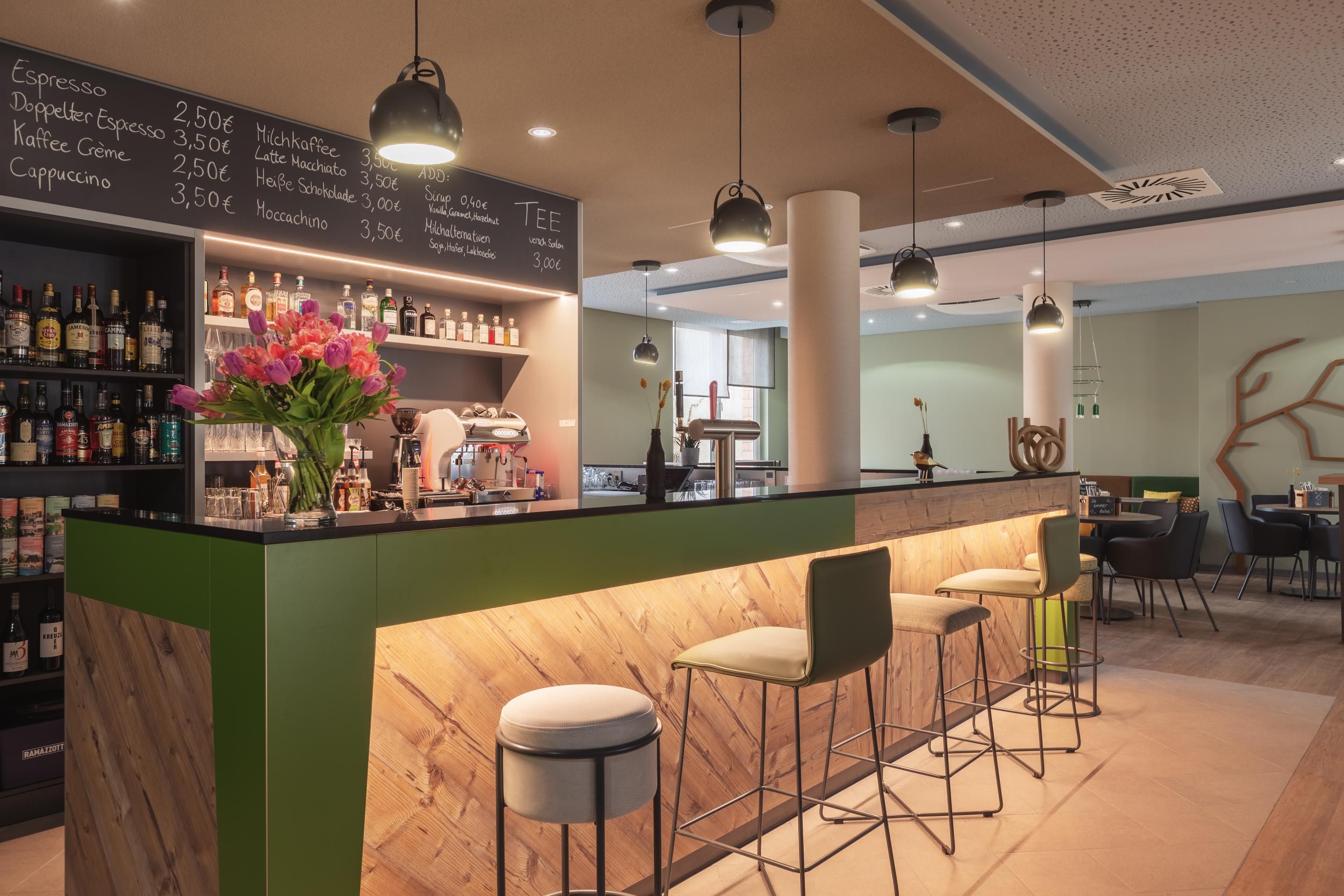 Hotel Bar