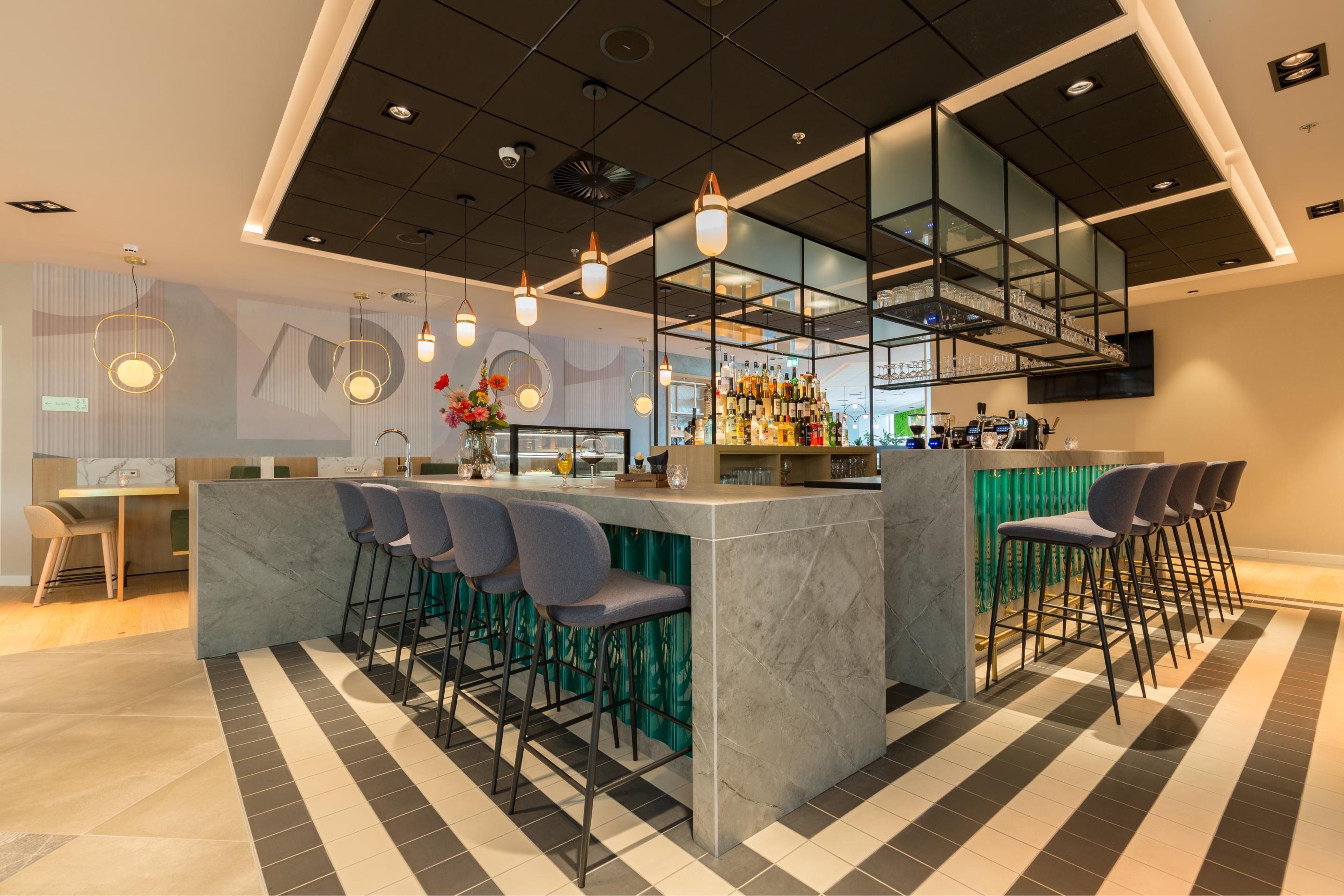 Hotel Bar