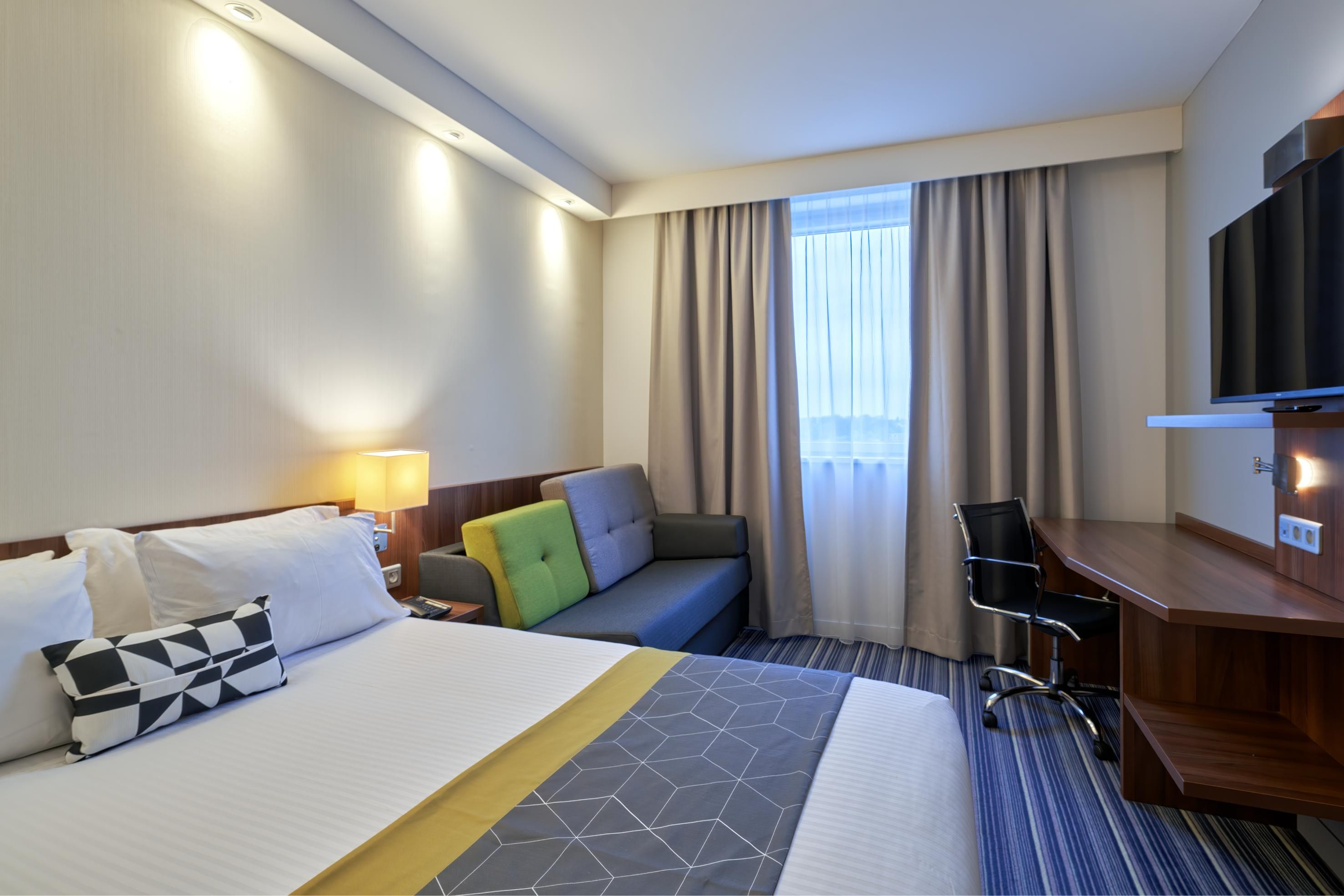 Queen Room with sofa bed