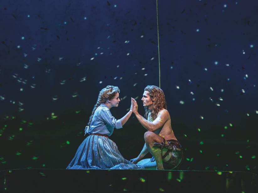Jane und Tarzan im Musical Tarzan auf der Bühne.