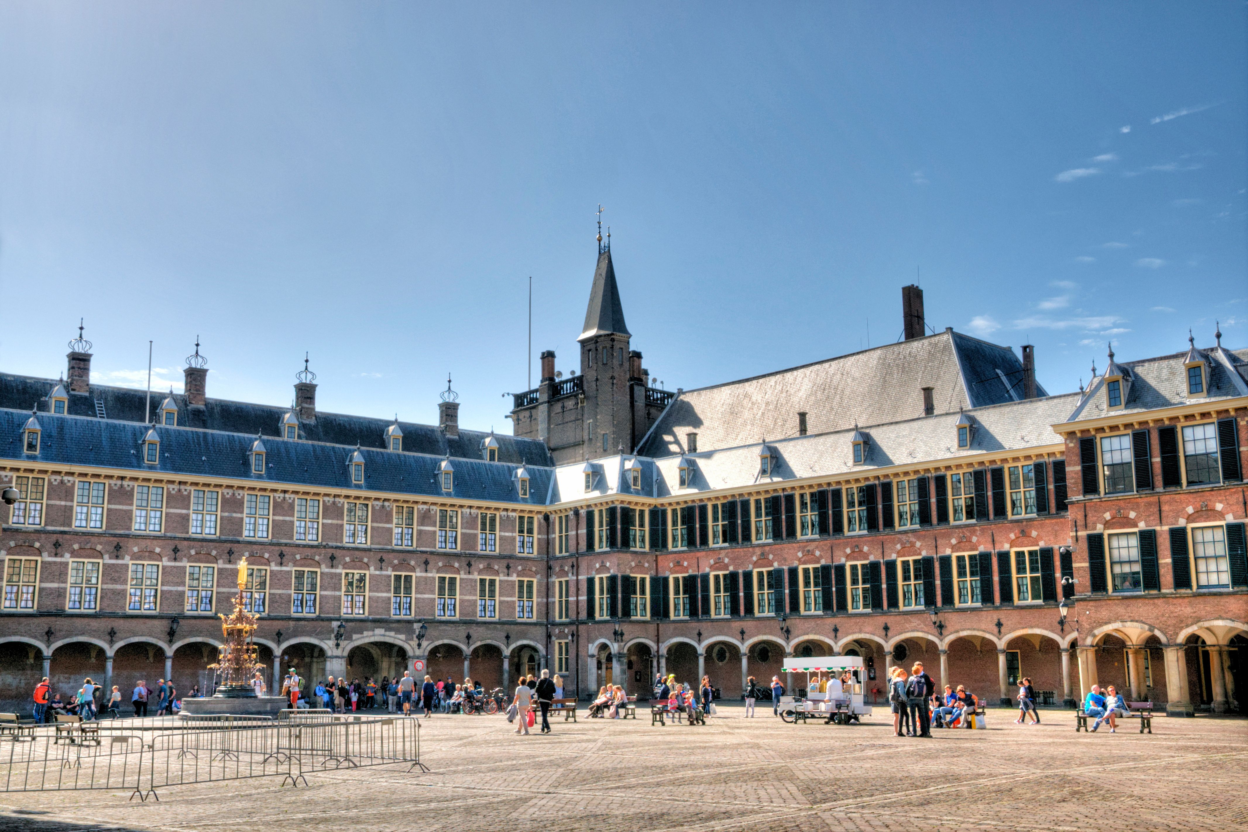 Historischer Gebäudekomplex Binnenhof im Zentrum von Den Haag