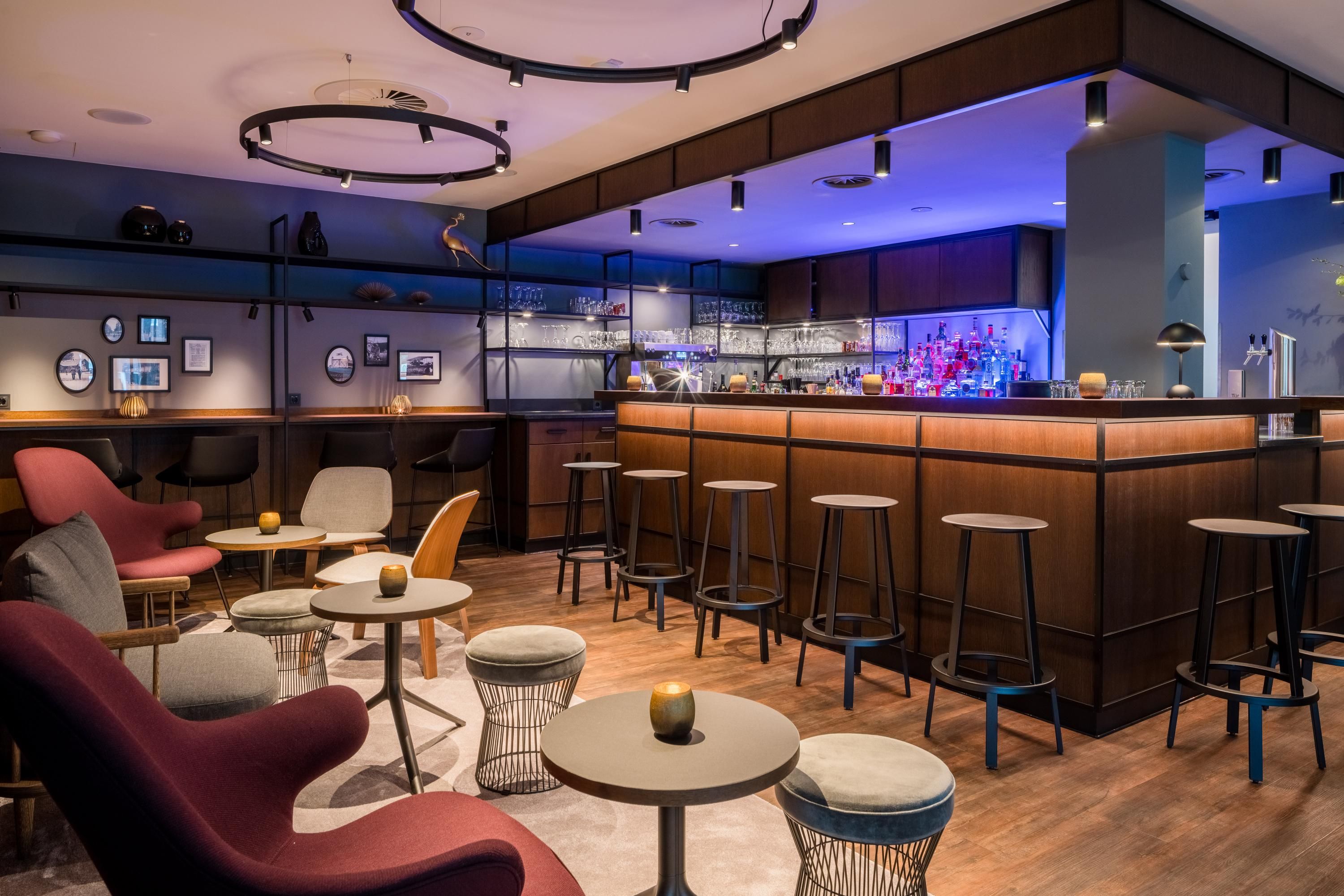 Hotel Bar