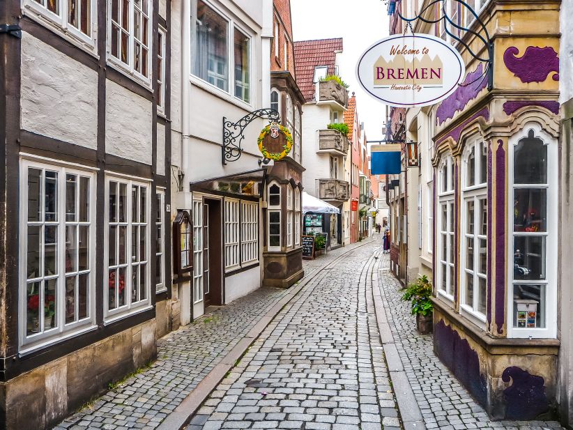 Schnoorviertel in Bremen mit schmalen Gassen und historischen Fachwerkhäusern.