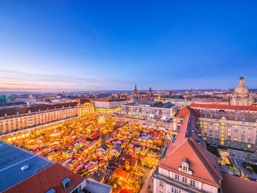 Blick auf den Dresdner Striezelmarkt von oben