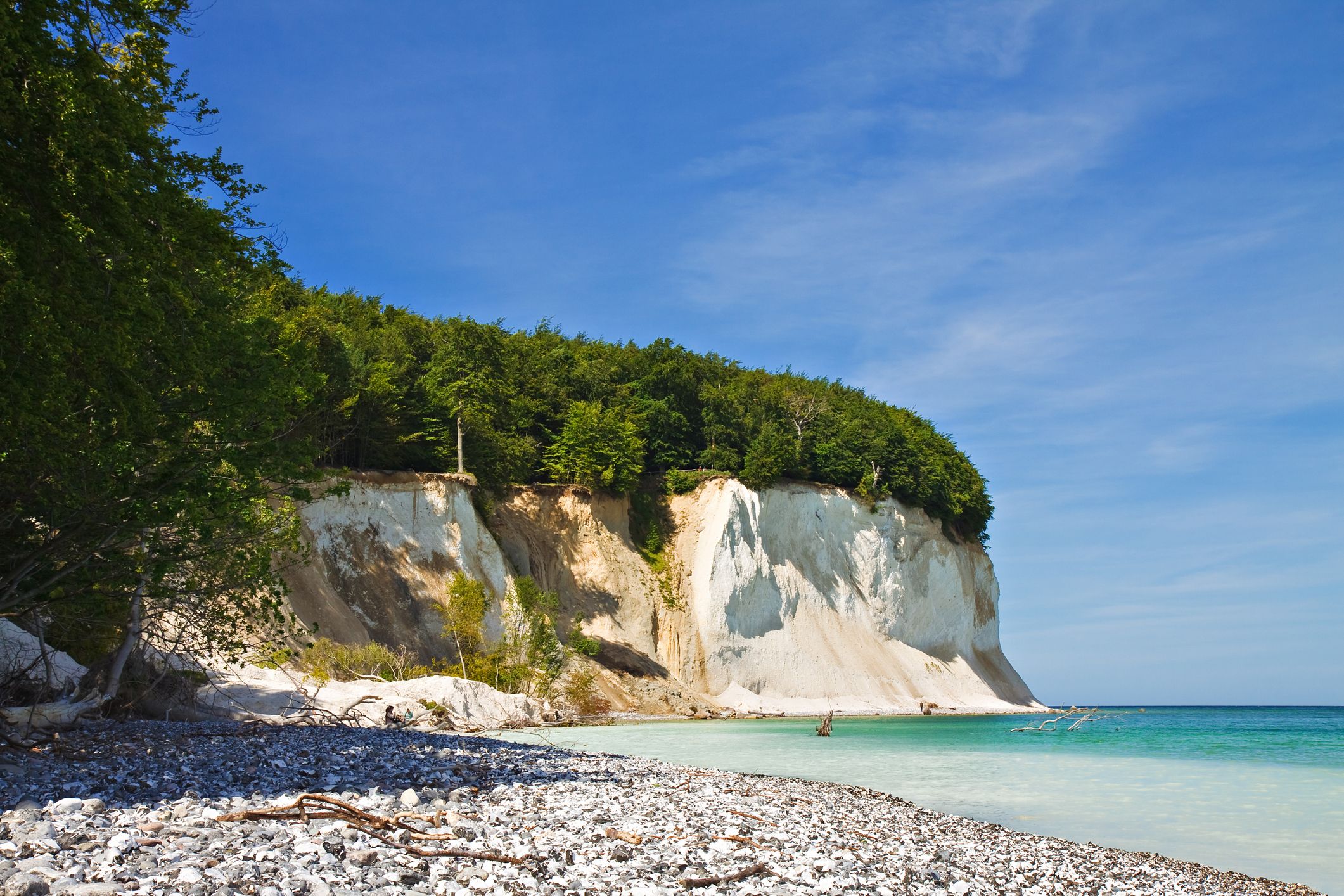 Steilküste auf Rügen mit Blick auf die Ostsee.