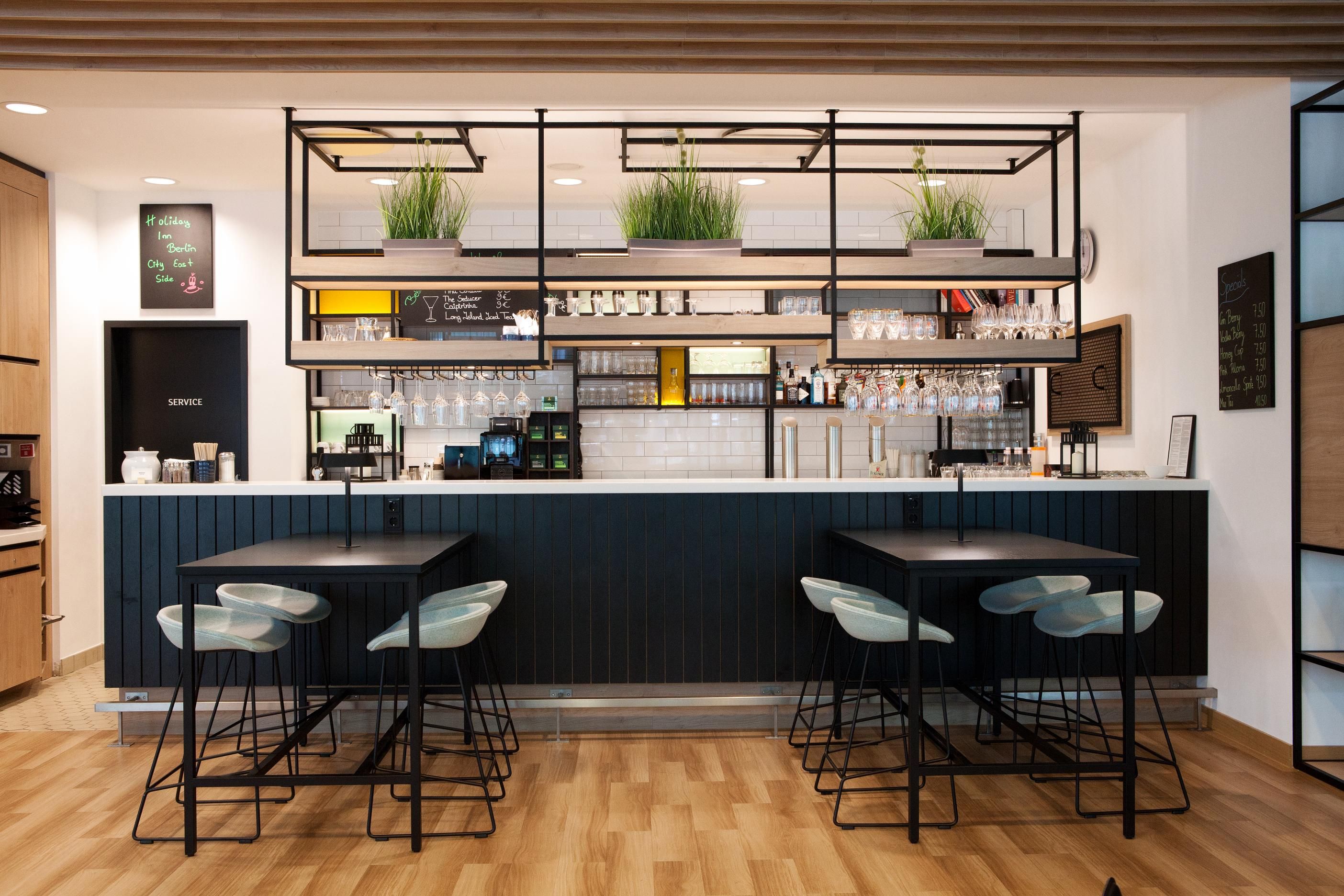 Hotel Bar