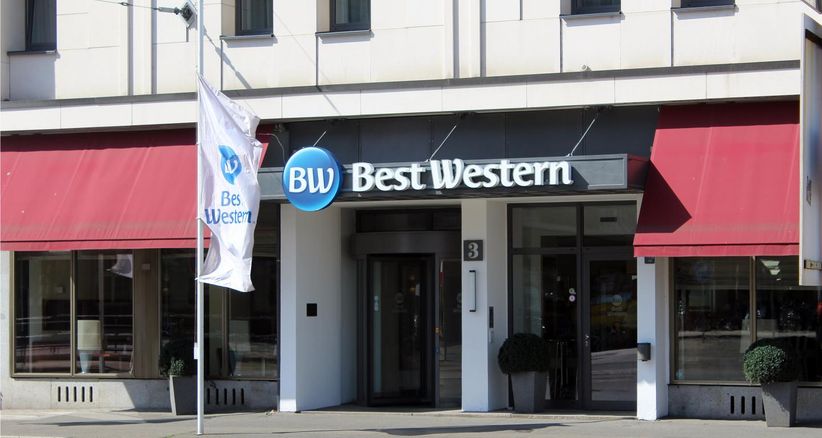 Eingang eines Best Western Hotels