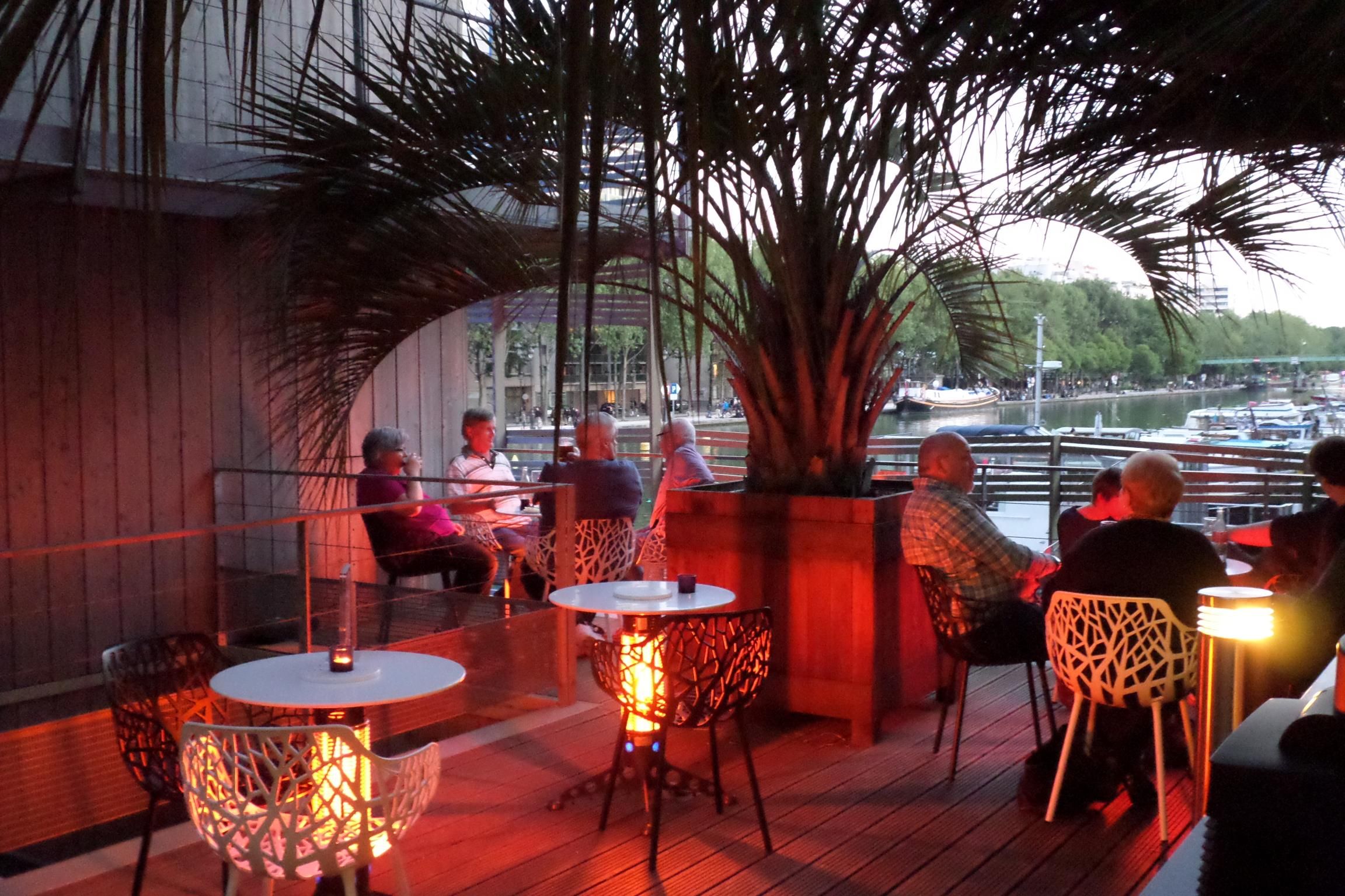 Hotel Bar