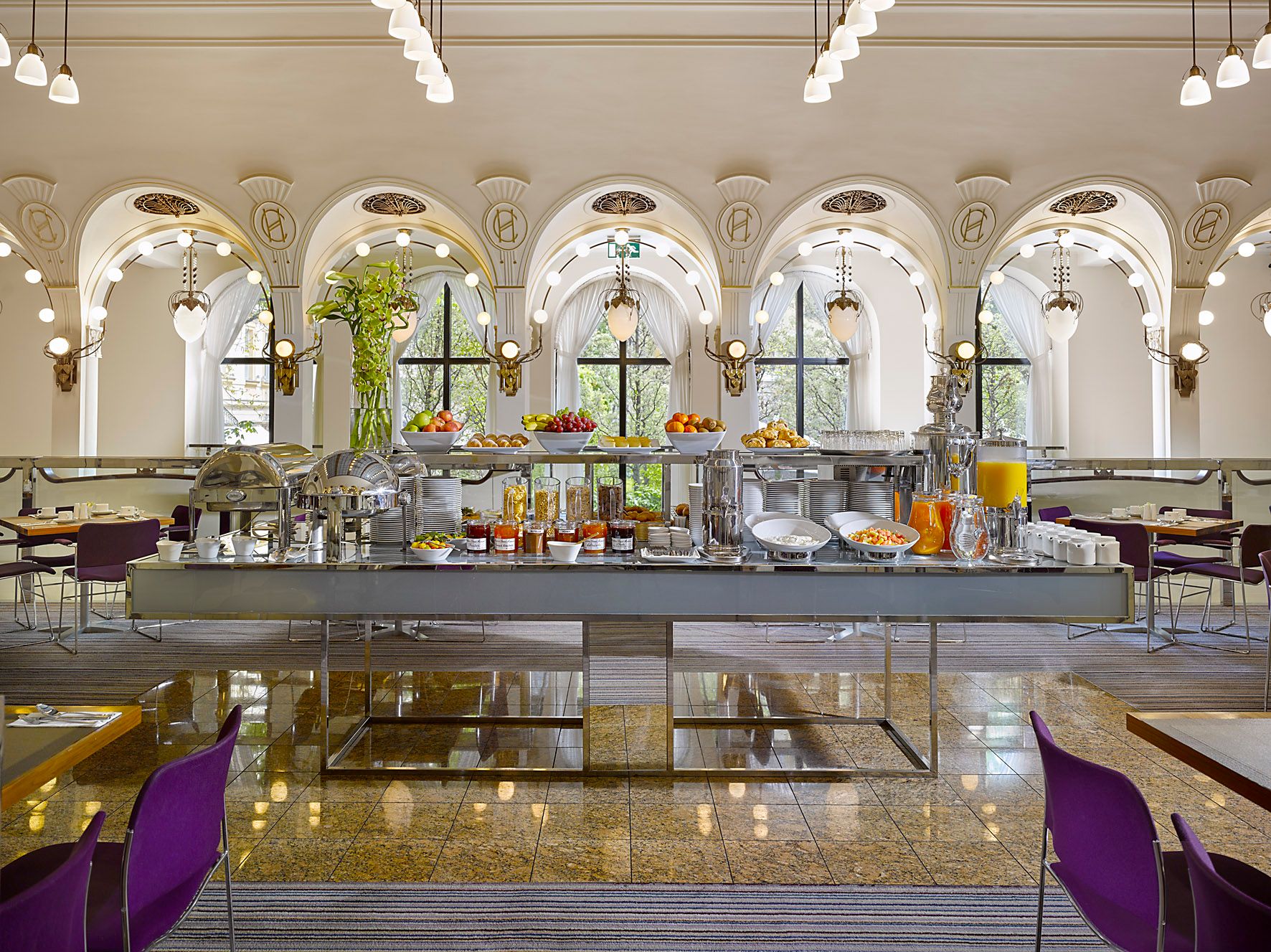 K + K Hotel Central Frühstücksraum
