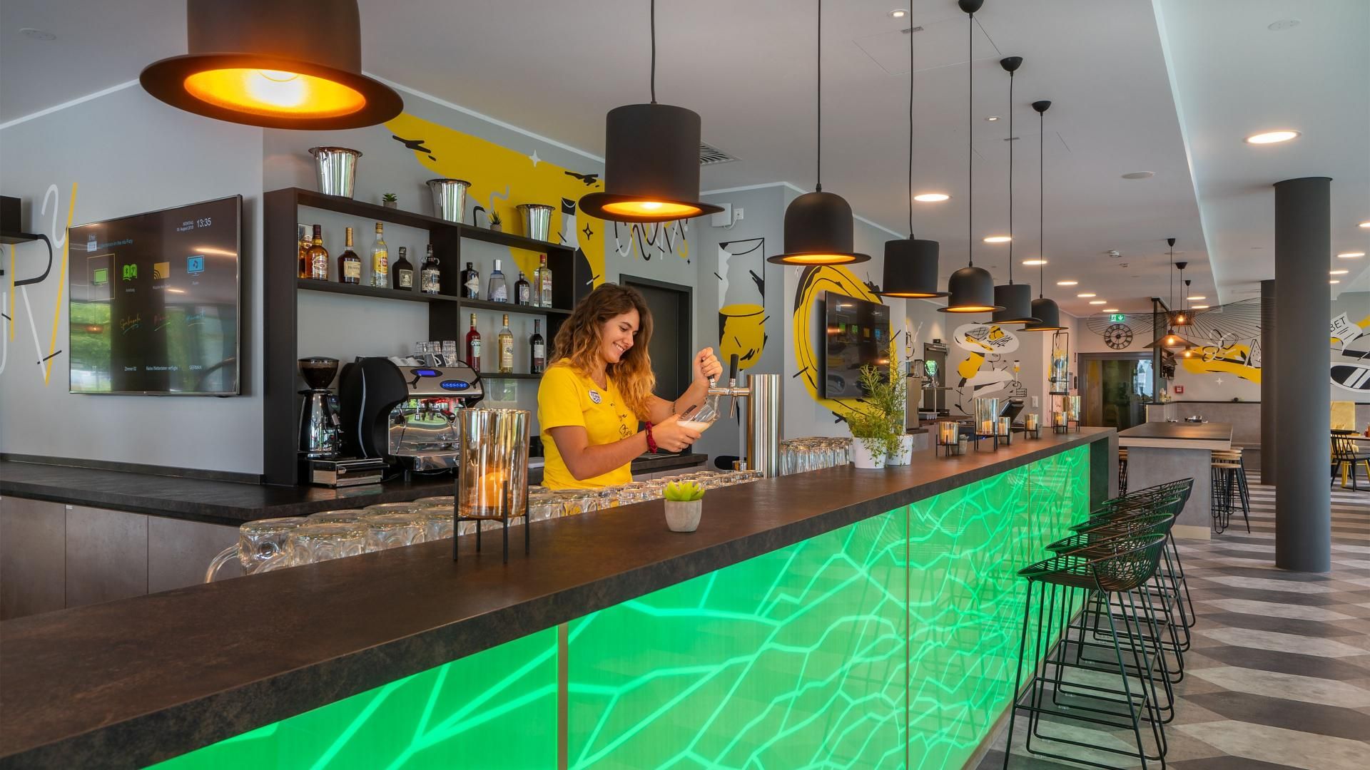 Hotel Bar