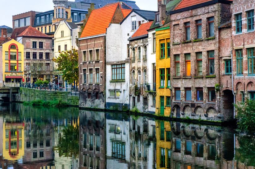 Historische Häuser am Fluss Leie in Gent