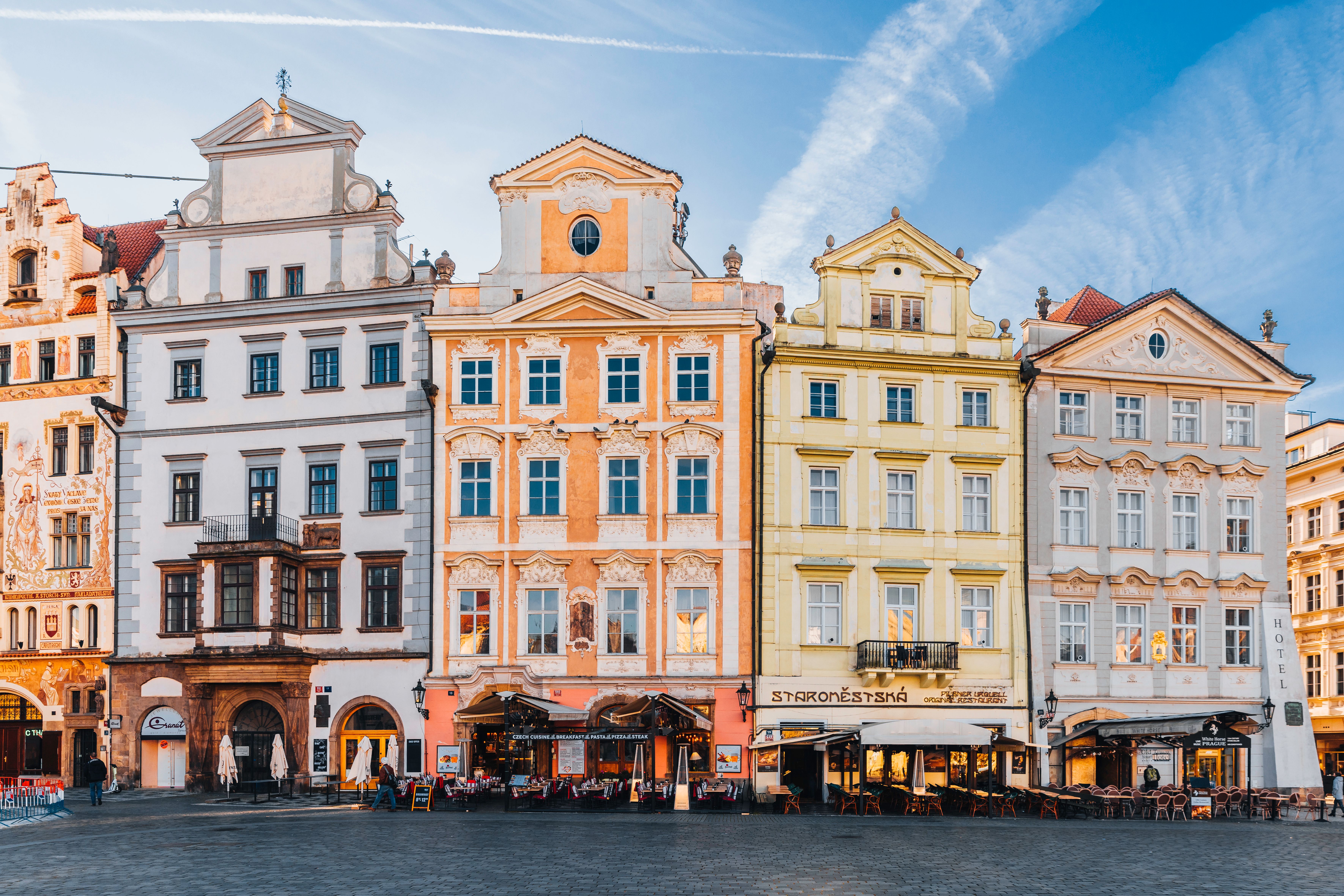 Bunte Fassaden von Altbauten in Prag