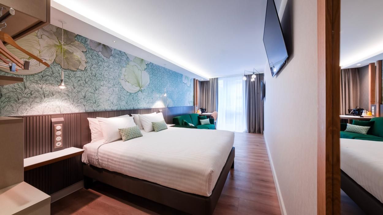 Queen Room