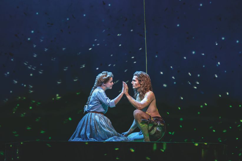 Jane und Tarzan im Musical Tarzan auf der Bühne.