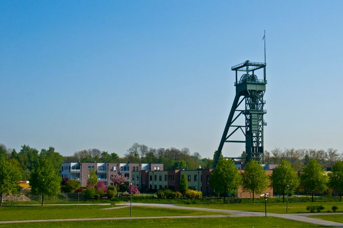 Park und Häuser an der stillgelegten Zeche in Oberhausen 
