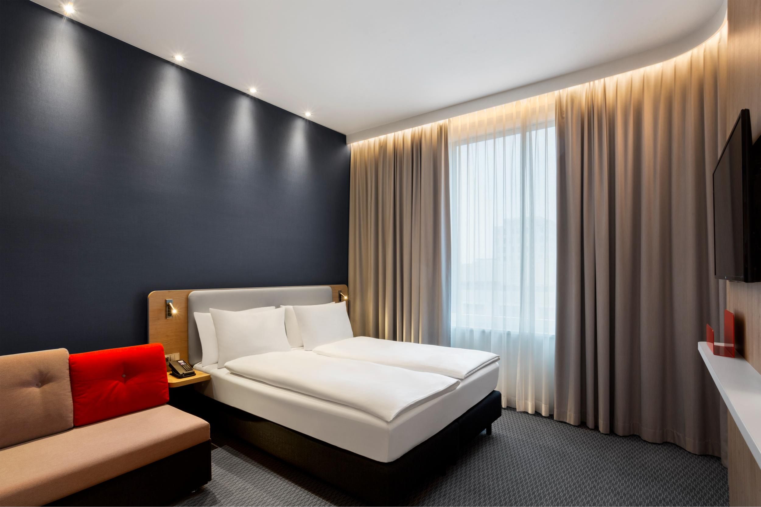 Queensize  Room
