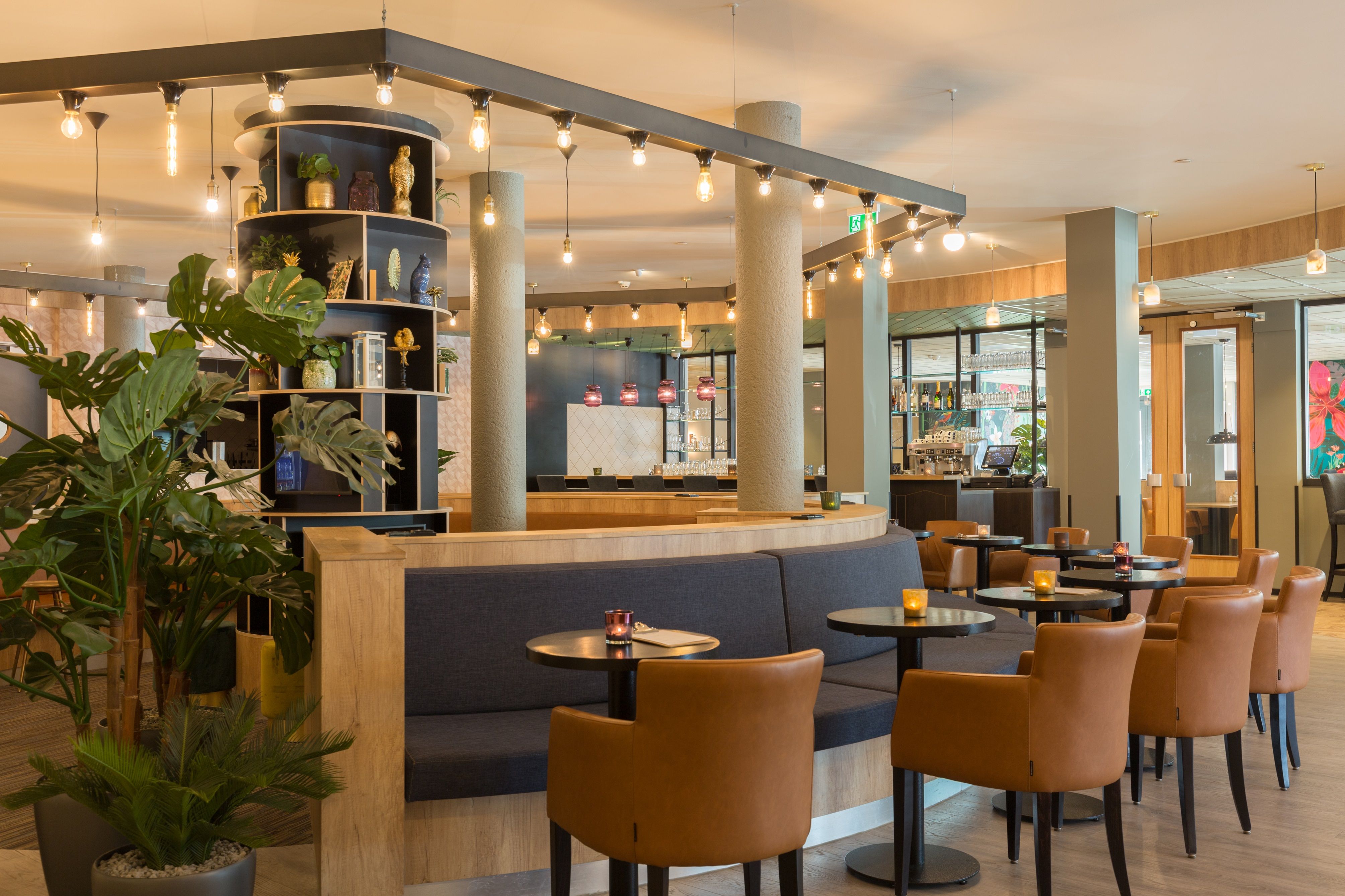 Hotel Bar