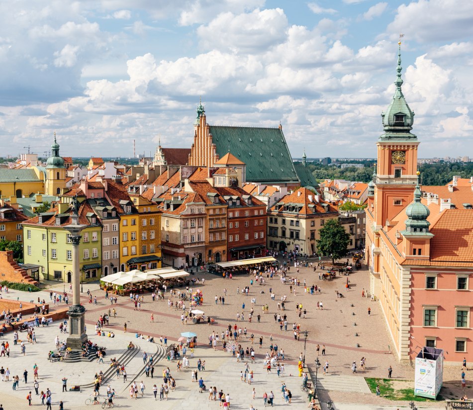 Luftaufnahme der historischen Altstadt von Warschau, Polen, © GettyImages, Alexander Spatari