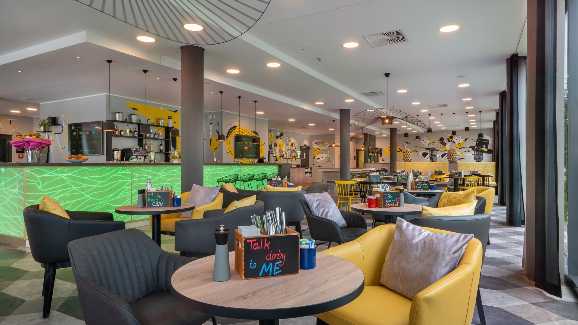 Hotel Bar