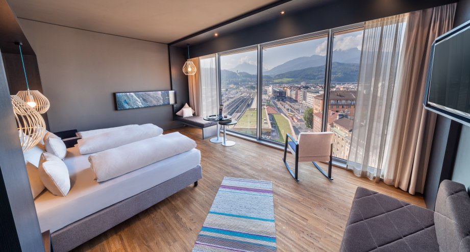 Panorama Superior Zimmer, © aDLERS Lifestyle-Hotel Innsbruck/incl. - inclusive.media - www.incl.at/ Florian Mitteregger