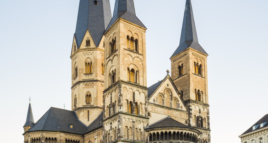 Bonn Kirche , © Getty Images JORG GREUEL